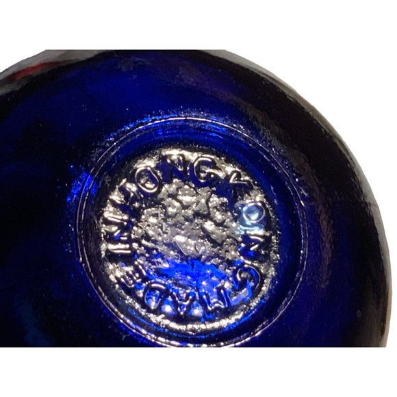 Blue Light Bulb Salt & Pepper Shaker Set - Picture 13 of 14